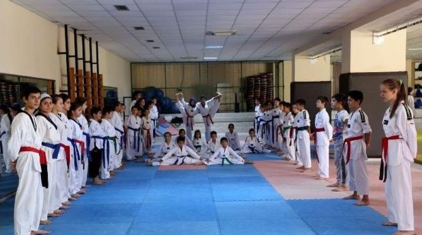 Kepez&rsquo;li Tekvandocular Kuşak Sınavında