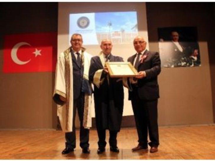 Seferhisar Belediye Başkanı Soyer’e Fahri Doktora Unvanı