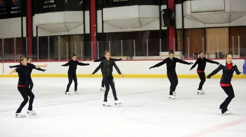 Yenimahalle&rsquo;de Senkronize Buz Pateni Takımı Kuruldu