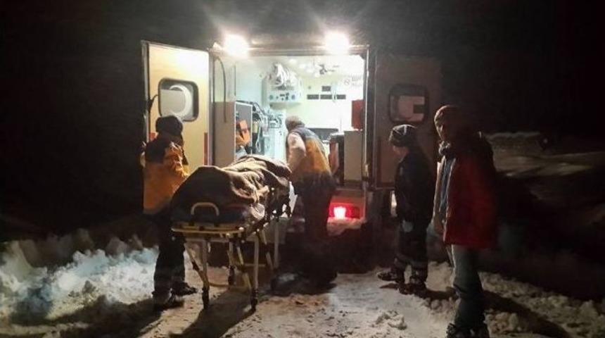 Kardan Dolayı Mahsur Kalan Hasta İş&ccedil;iler Kurtarıldı