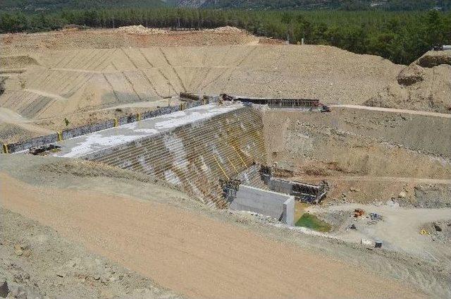 Finike Kapıçay Baraj İnşaatı Hızla İlerliyor