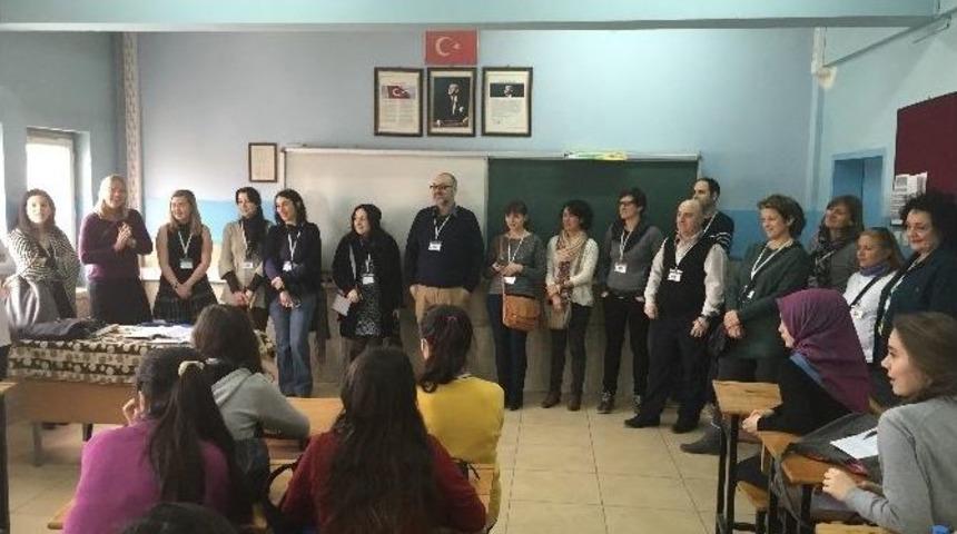 Tepecik Ortaokulu, Avrupa &Uuml;lkeleriyle G&ouml;n&uuml;l K&ouml;pr&uuml;leri Kuruyor