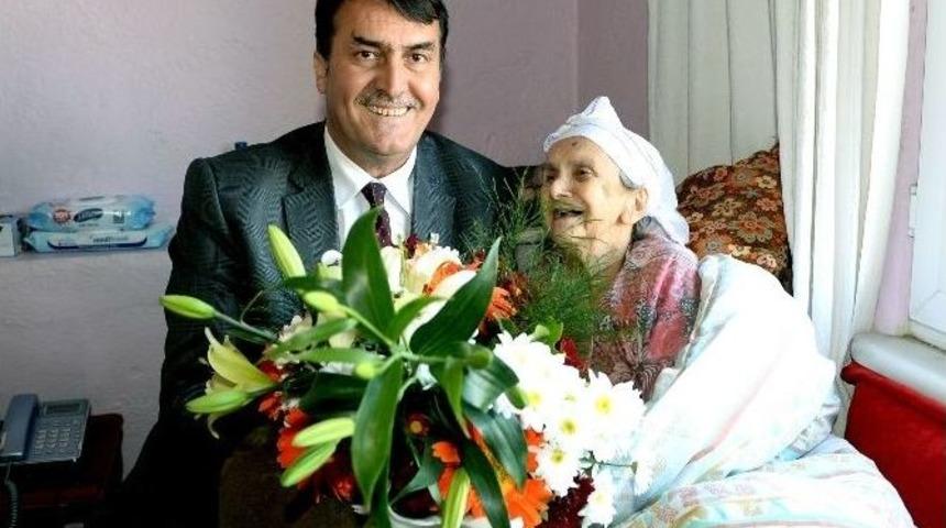 D&uuml;ndar&rsquo;dan Y&uuml;z G&uuml;ld&uuml;ren Ziyaret