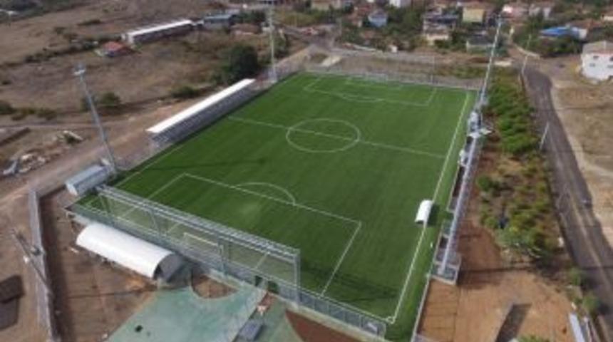 Dilovası &Ccedil;erkeşli K&ouml;y&uuml;&rsquo;nde Futbol Sahası Tamamlandı