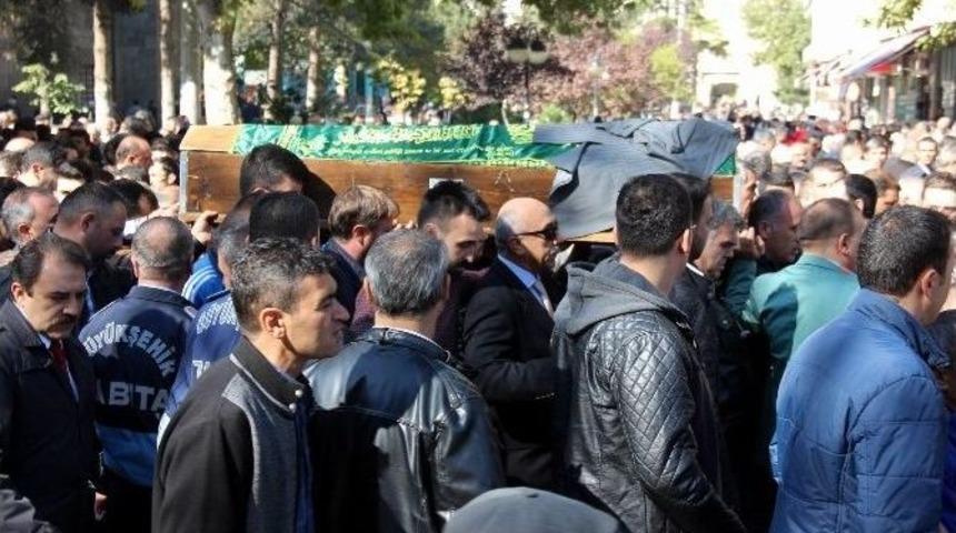 Trafik Kazasında Hayatını Kaybeden Şahıs Toprağa Verildi