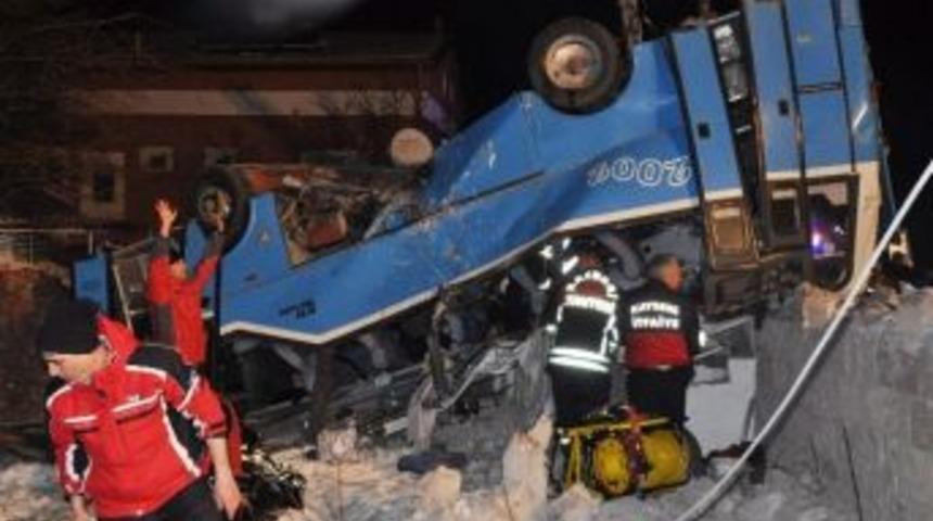 9&rsquo;u &Uuml;niversiteli 11 Kişinin &Ouml;ld&uuml;ğ&uuml; Kazada Midib&uuml;s S&uuml;r&uuml;c&uuml;s&uuml;n&uuml;n Cezası 10 Yıla &Ccedil;ıktı