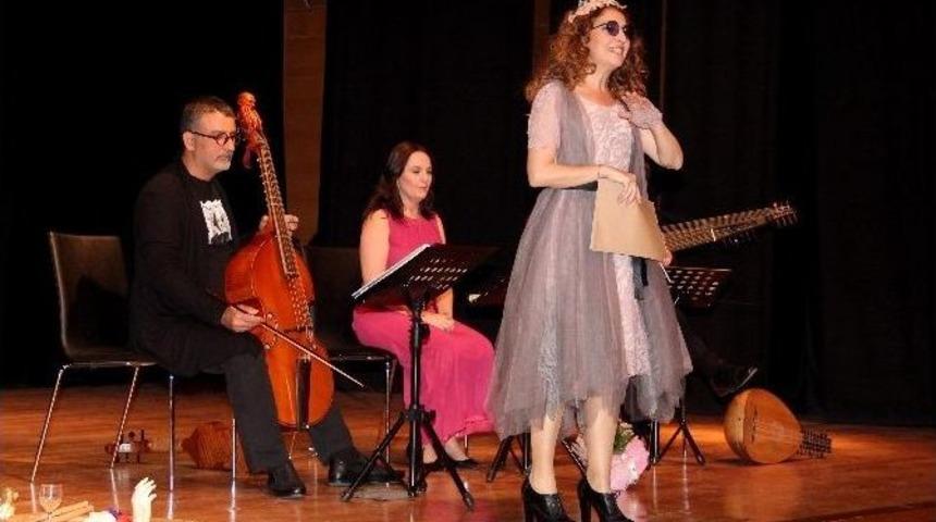 &Ccedil;sm&rsquo;de Shakespeare Ve M&uuml;zikle Dolu Gece