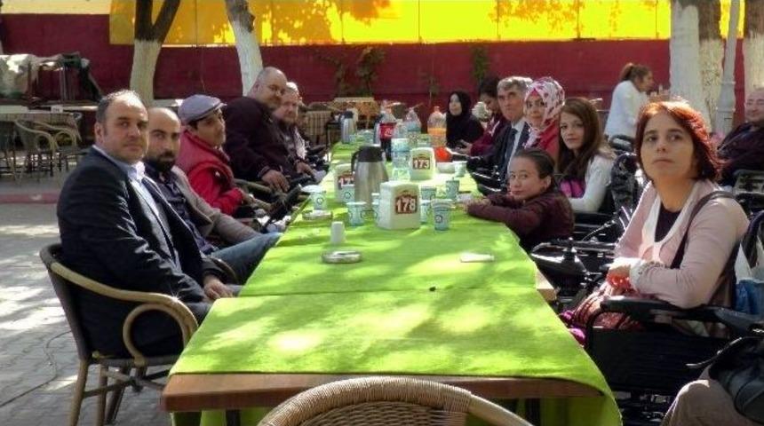 Ohal&rsquo;den Bunalan Engelliler Antep Evinde Buluştu