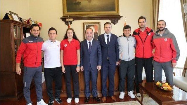 Edirnespor Kulübü’nün Sporcularından Belediye Başkanı Gürkan’a Ziyaret