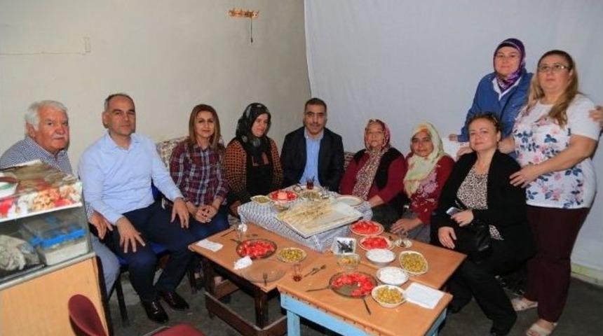 &Ccedil;elikcan Yavuzlar Esnafını Ziyaret Etti