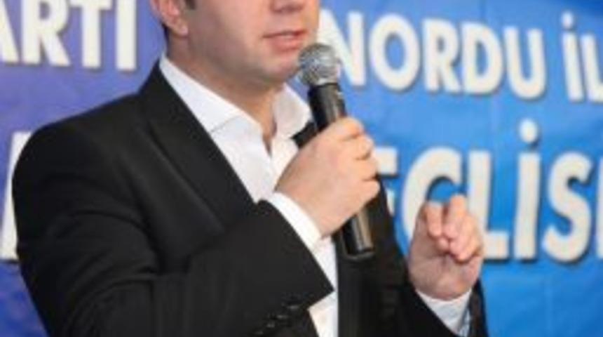 Ak Partili Başkandan Partililere &Ccedil;ağrı