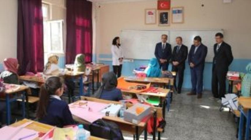 Başkan Altay, &ldquo;k&uuml;t&uuml;phanelerimizden Faydalanın&rdquo;