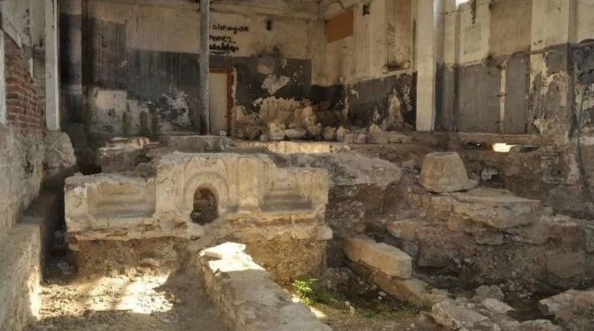 Tarihi Ayazma Tapınağında Restorasyona Başlanıyor