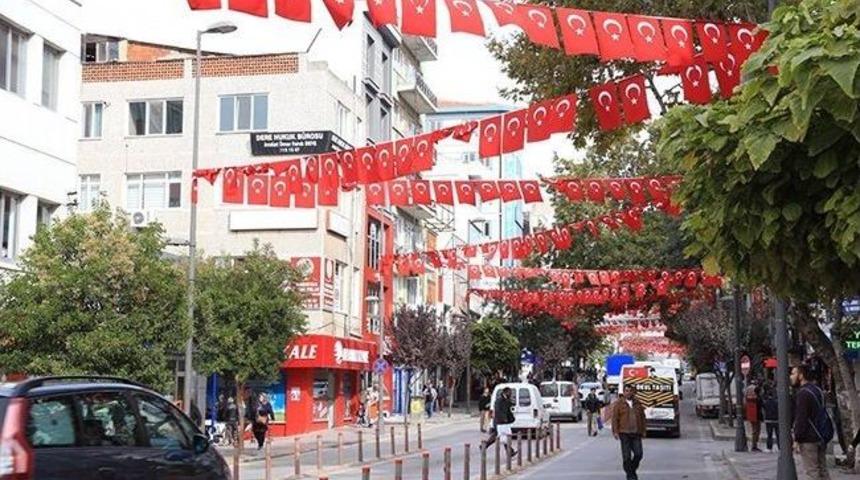 Bandırma Caddeleri Kırmızı-beyaz