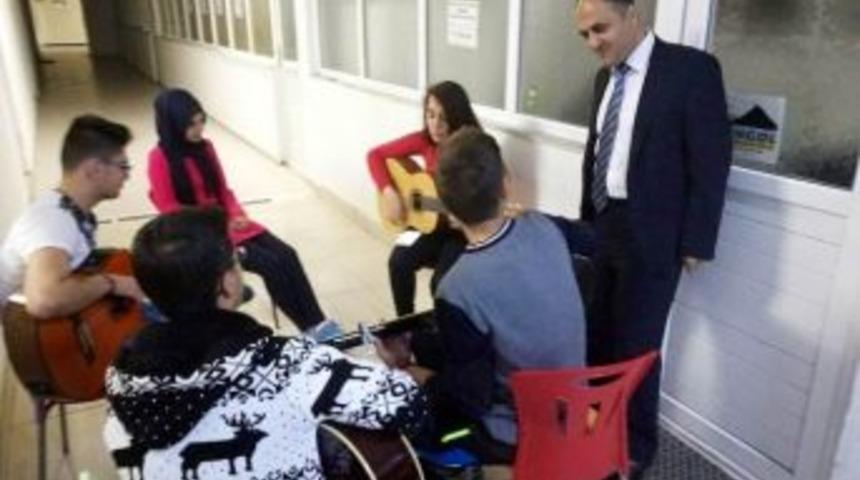 Başkan &Ouml;zaltun, Komek Kursiyerleriyle Buluştu