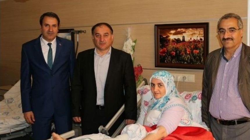 Hastanın Hekime G&uuml;veni 20 Yıl Sonra Muş&rsquo;ta Buluşturdu