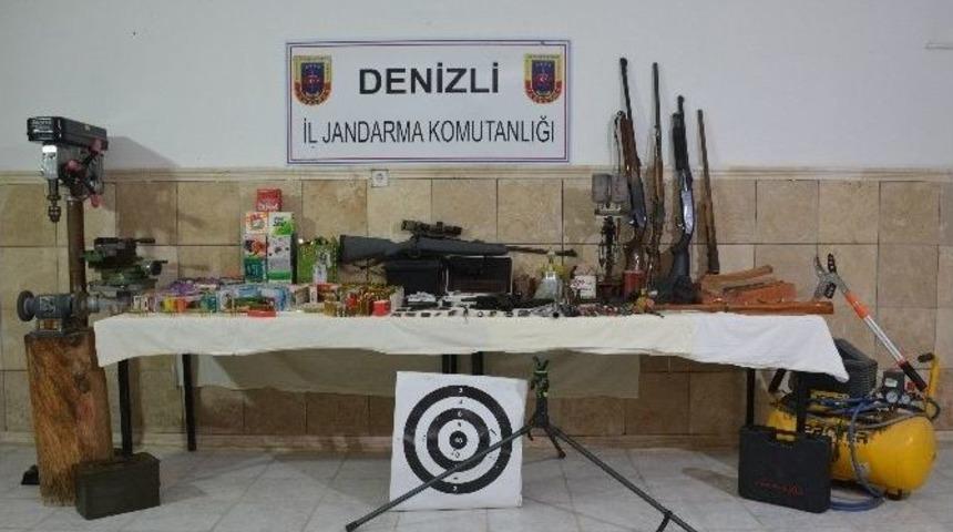 Denizli&rsquo;de Bir Evde Cephanelik Bulundu