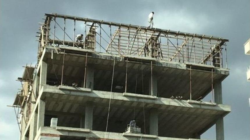 İnşaat İş&ccedil;ileri Hayatlarını Hi&ccedil;e Sayıyor