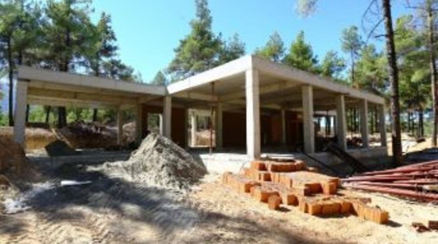 Denizli B&uuml;y&uuml;kşehir&rsquo;in &Ccedil;al&rsquo;daki &Ccedil;amlık Mesireliği&rsquo;nde &Ccedil;alışmalar S&uuml;r&uuml;yor