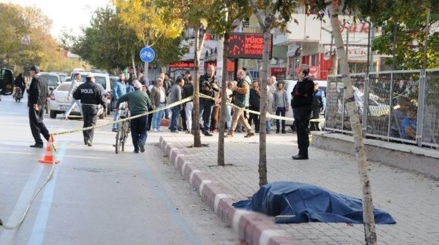 Afyonkarahisar&rsquo;da Dehşet: 2 &Ouml;l&uuml;, 1 Ağır Yaralı