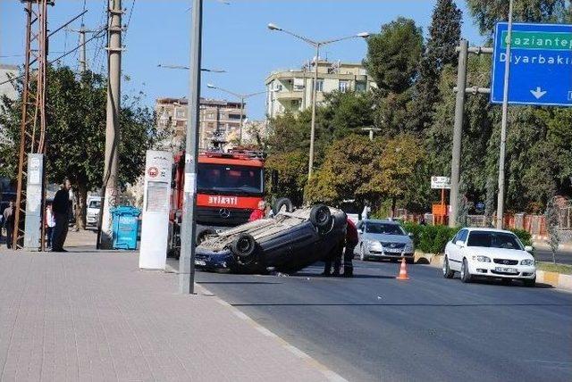 Araçta Sıkışan Yaralıyı İtfaiye Ekipleri Kurtardı 1