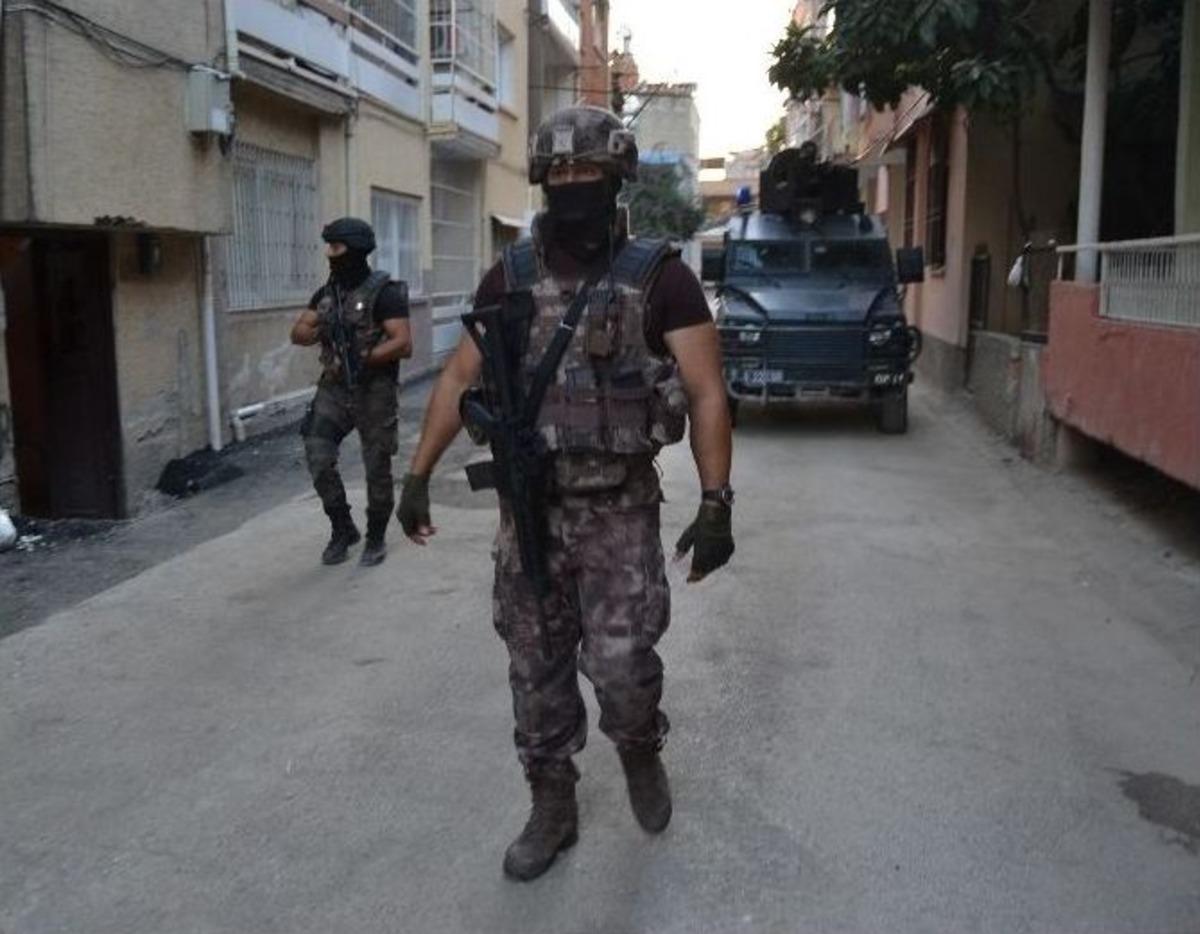 Adana&rsquo;da Deaş Operasyonu: 7 G&ouml;zaltı