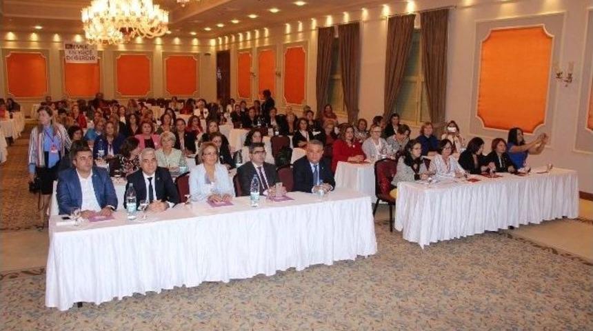 Chp Kadın Kolları Eşg&uuml;d&uuml;m Toplantısı Kuşadası&rsquo;nda Yapıldı