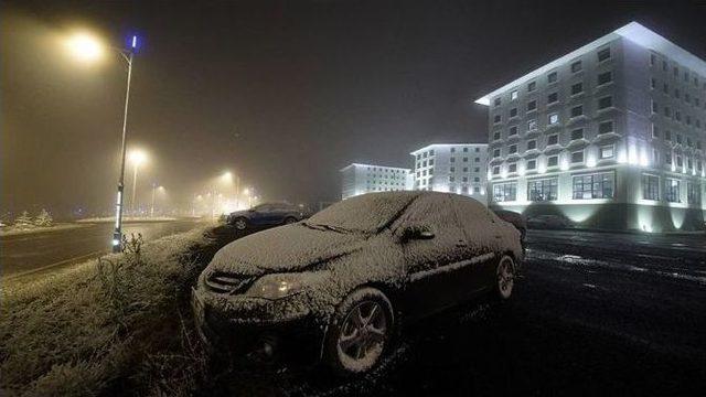 Arü Yenisey Yerleşkesine Kar Yağdı