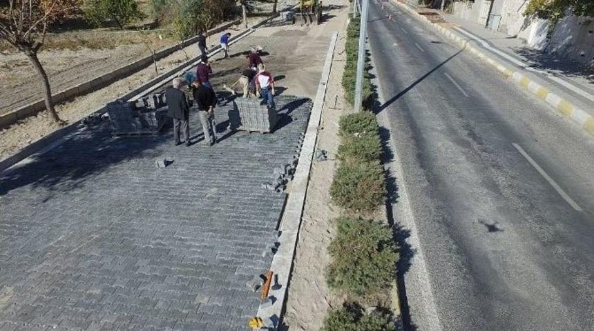 G&ouml;reme&rsquo;de Ana Yolda &Ccedil;alışmalar S&uuml;r&uuml;yor