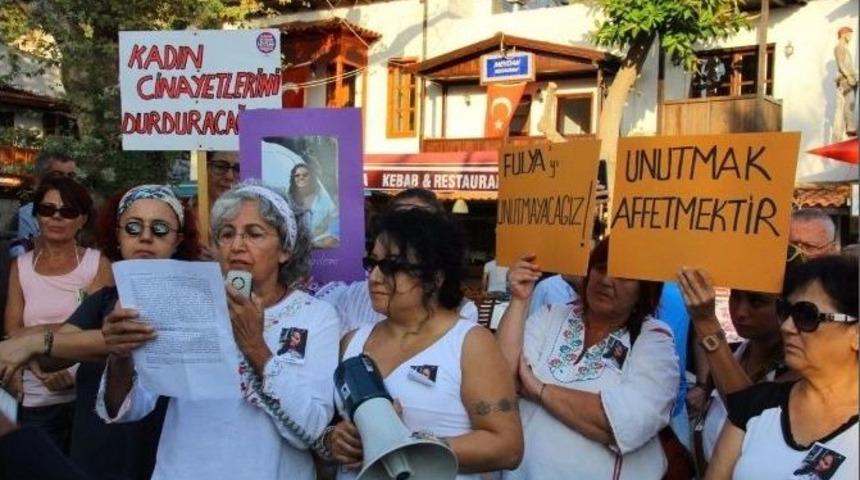 Fulya, Doğum G&uuml;n&uuml;nde Şiirlerle Anıldı