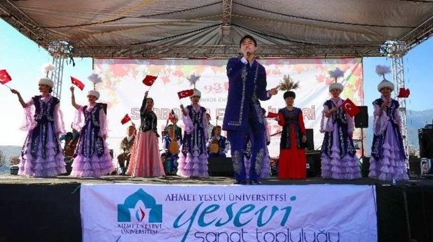 Kb&uuml;&rsquo;de &ldquo;gen&ccedil;lik Konseri&rdquo;