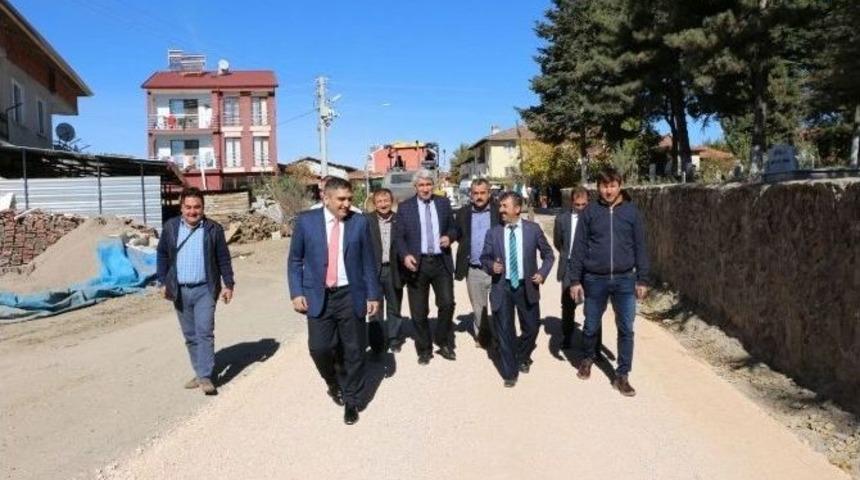 K&ouml;y Yolları Sıcak Asfalt İle Kaplanıyor