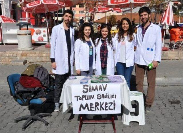 Simav’da Doktorlar Halkı Bilgilendirdi