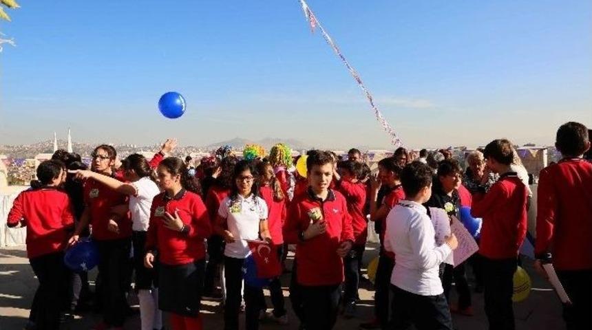 Estergon Kalesi&rsquo;nden Eurodesk İ&ccedil;in Balonlar U&ccedil;uruldu