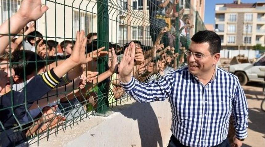 T&uuml;t&uuml;nc&uuml;, İsmail Hakkı Kaya İlk&ouml;ğretim Okulu Ek Derslik İnşaatını İnceledi