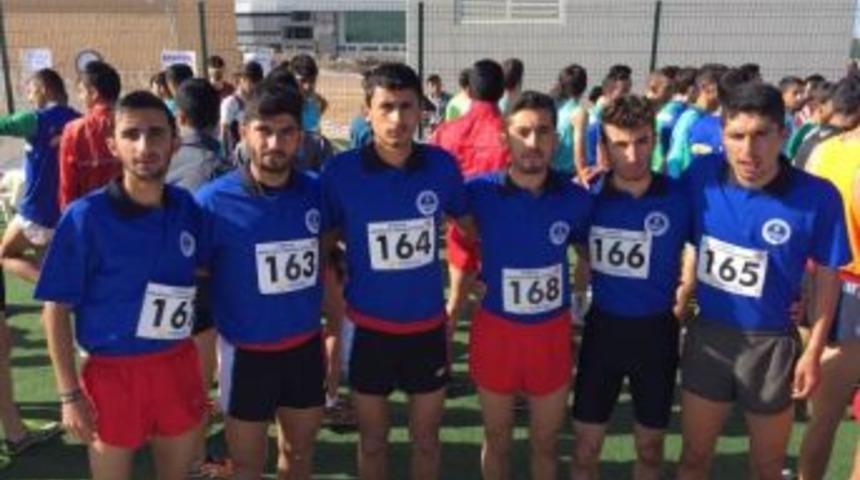 Kağıtsporlu Gen&ccedil; Erkekler &Uuml;&ccedil;&uuml;nc&uuml; Tamamladı