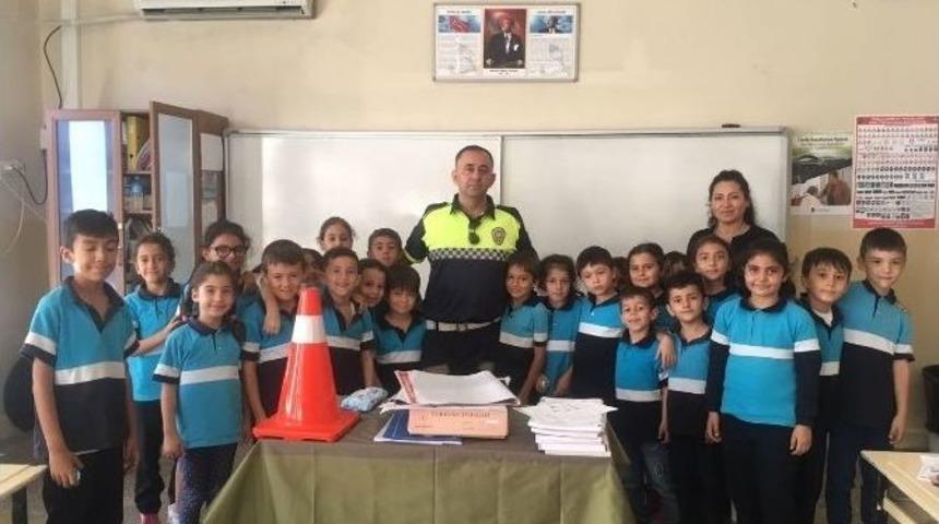 Polisten &Ouml;ğrencilere Lokum Gibi Eğitim