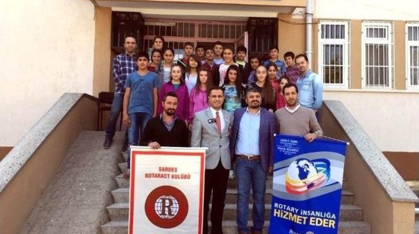 &Ouml;ğrenciler Rotaract Kul&uuml;b&uuml;&rsquo;n&uuml;n Kitap Kumbarası İle Okuyacaklar