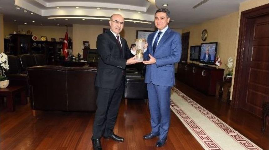 Balıkesir&rsquo;e Atanan Emniyet M&uuml;d&uuml;r&uuml; Zeybek&rsquo;ten, Vali Demirtaş&rsquo;a Veda Ziyareti