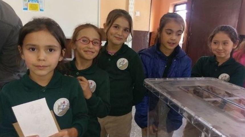 Hasanlar Ortaokulu&rsquo;nda &Ouml;ğrenci Meclisi Başkanı Se&ccedil;imi