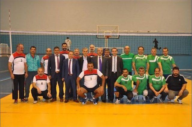 Öğretmenlerarası Voleybol Turnuvası Başladı