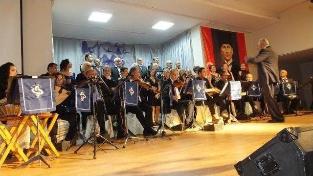 Burhaniye De Sonbahar Konseri&rsquo;ne Yoğun İlgi 2