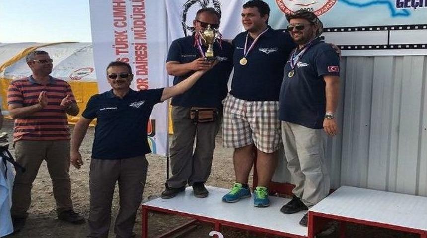 Bandırma H&uuml;r Kuş Takımı 2 Metre Model Plan&ouml;r Yarışmasın&rsquo;nda İkinci Oldu