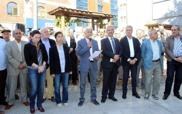 Basın A&ccedil;ıklaması Yapan Hdp&rsquo;lilere Vatandaşlardan Tepki 1