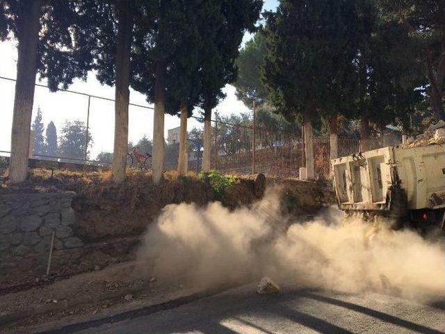 Alaşehir Belediyesi Okulun Yıkılan Bah&ccedil;e Duvarını Yaptı 2