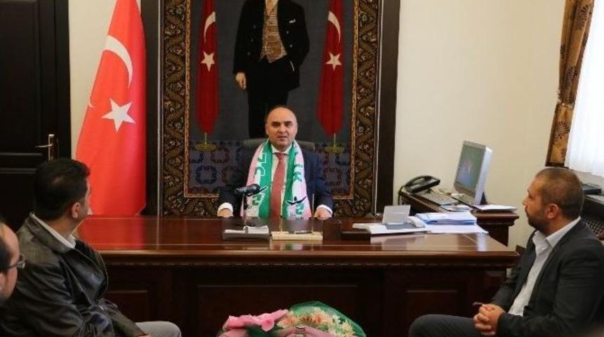 32 Gen&ccedil;lik Taraftarlarından Vali G&uuml;naydın&rsquo;a Ziyaret