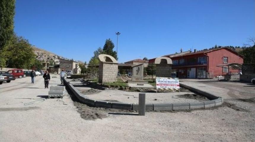 Melikgazi Belediyesi Gesi&rsquo;de Meydan D&uuml;zenlemesi Yaptı
