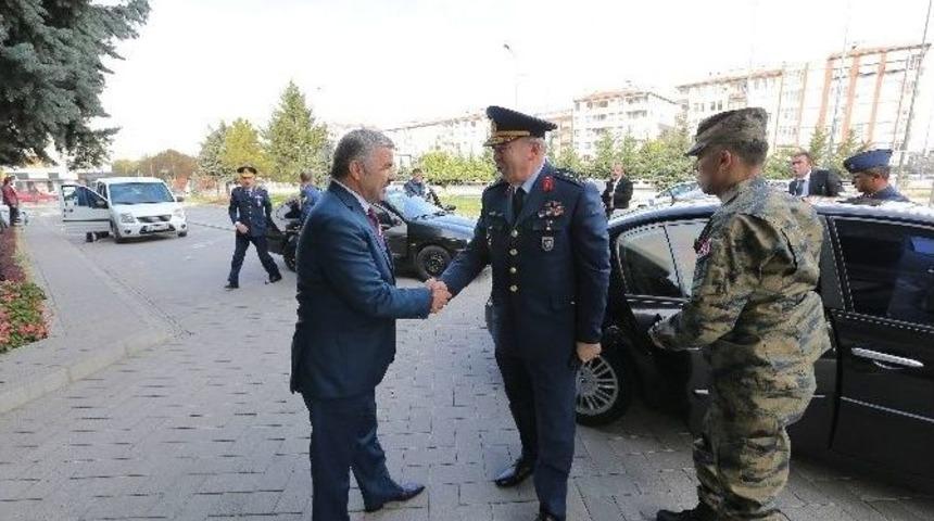 Hava Kuvvetleri Komutanı &Uuml;nal, Başkan &Ccedil;elik&rsquo;i Ziyaret Etti