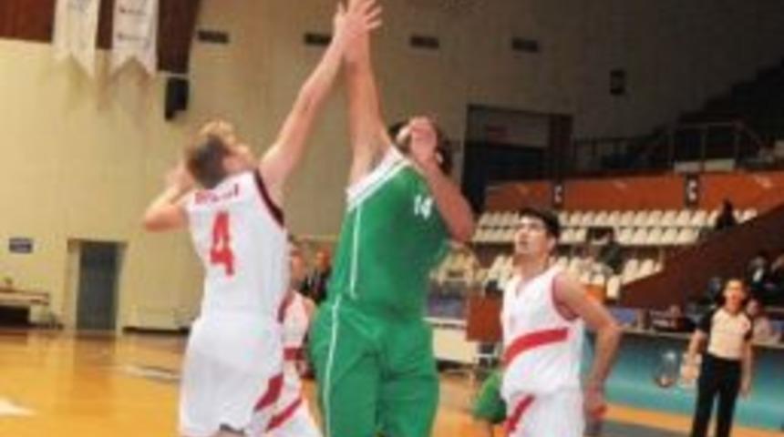 Nil&uuml;ferli Basketbolcular Sevindirdi