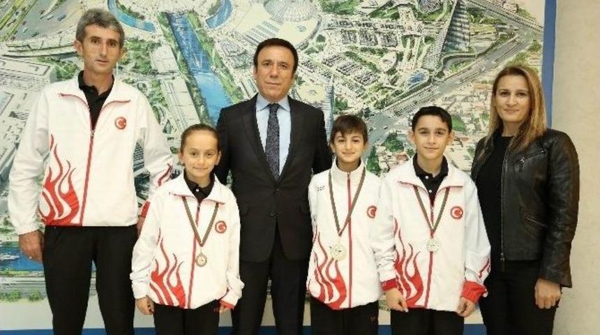 Canik Belediyespor&rsquo;un Sporcuları Gururlandırdı